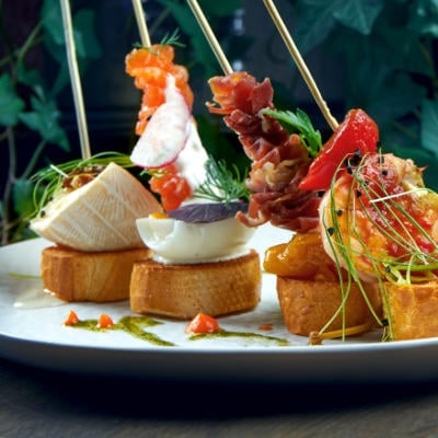 Verse tapas hapjes tijdens de borrel